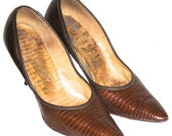 Vintage Bettina embossed leather pumps stilettos heels 50s rockabilly shoes