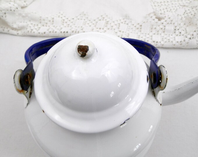 Vintage French Enamelware White and Blue Kettle / French Country Decor / Vintage Kitchenailia / Kitchenware / Retro Home Interior / Ruistic