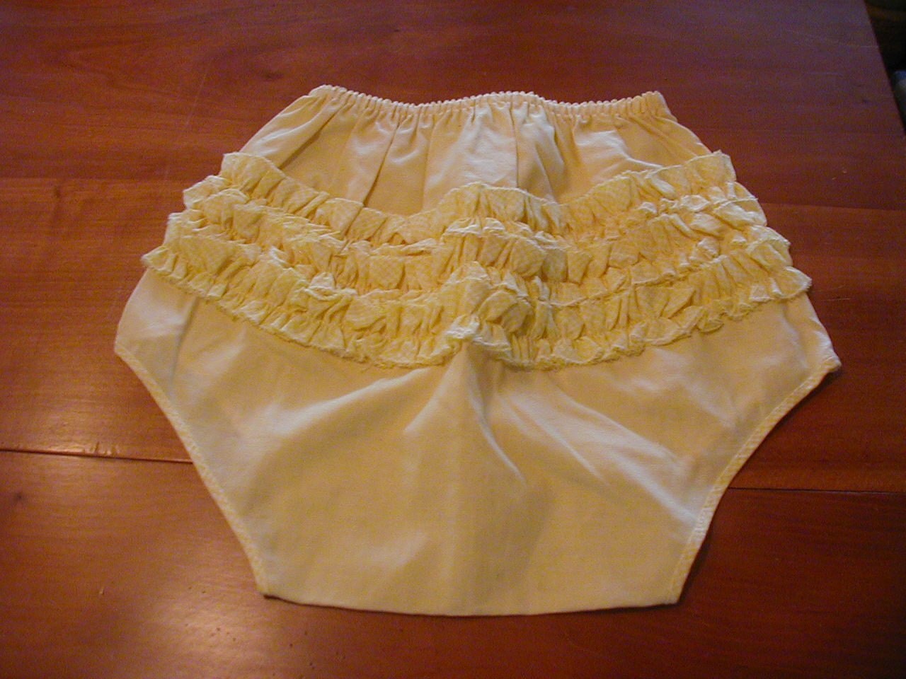 Ruffled panties size xlarge pretty yellow with yellow gingham