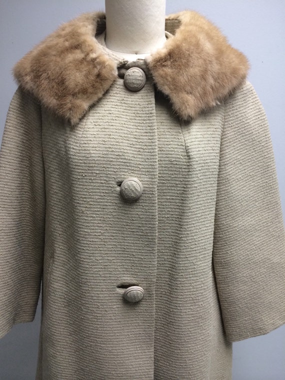 Vintage Coat with Fur Collar by Justliketheoldtimes on Etsy