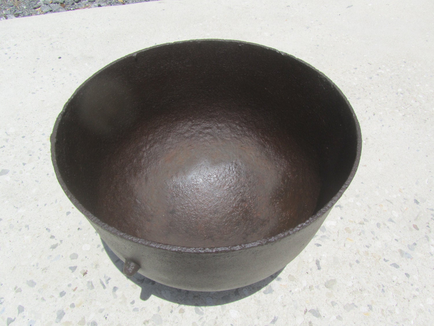 ANTIQUE CAST IRON Cauldron Wash Pot Footed Pot Vintage