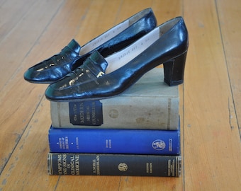 Vintage 1970's Salvatore Ferragamo Black Patent Leather Pumps, Size 8AA