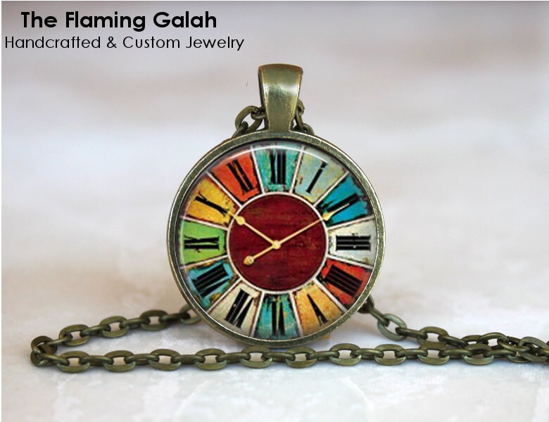 VINTAGE CLOCK FACE Pendant / Key Ring. Steampunk Pendant. Gift