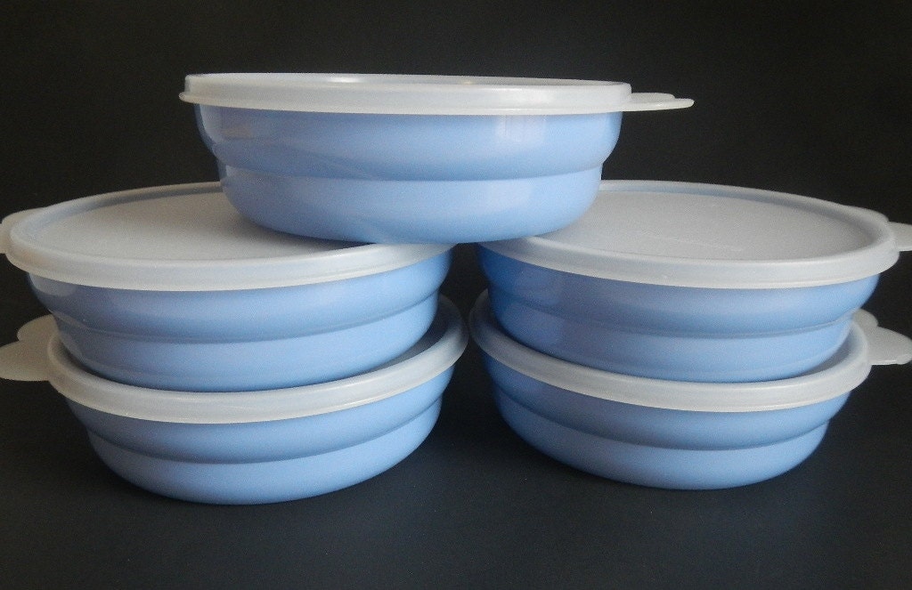Vintage Tupperware 6 Cereal Bowls or Dishes With Lids ocean