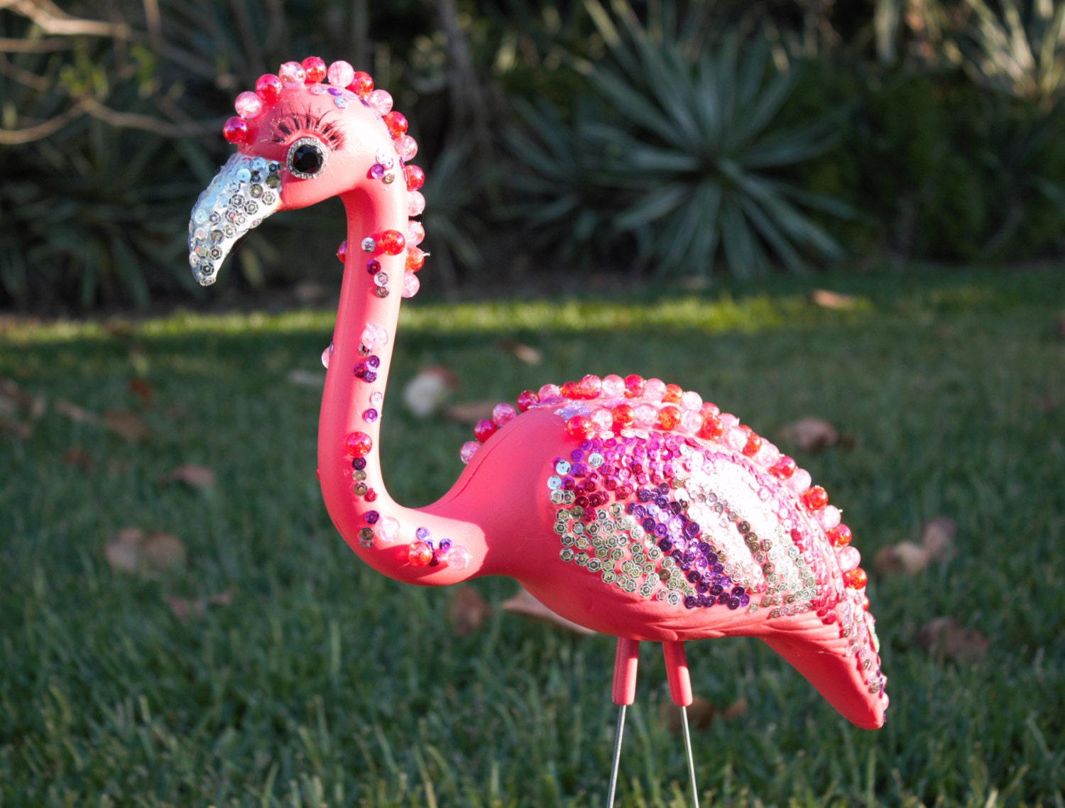 pink flamingo yard decor