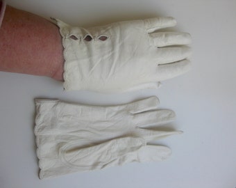 Vintage - old, fine, soft leather gloves