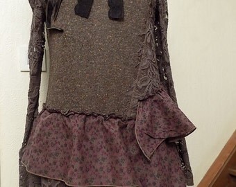Dress in cotton and acrylic sleeves in lace