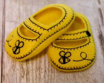 18 inch Doll shoes, Made to fit 18 inch Dolls like American Girl Doll, Handmade Mary Jane Shoes Made From Yellow felt With a Bumblebee