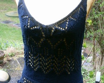 Dark blue knit top with crochet border, Gr. 36-38 (S M),.