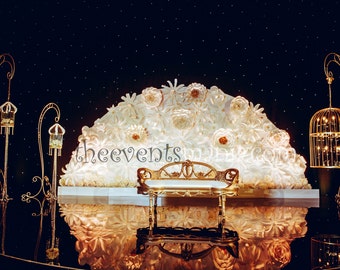 Luxury Wedding Sofa Hand crafted vintage gold sofa
