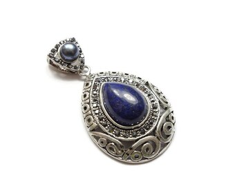 Teardrop Lazuli Gemstone in Ornate Filagree Silver Plated Setting w/ Faux Pearl Bail GS044