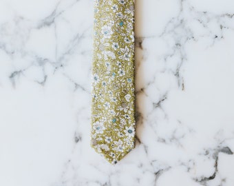 Floral Ties | Handmade tie | Green Floral Tie Men's Wedding tie | Groomsman gift | Mens Tie | Verdant Floral