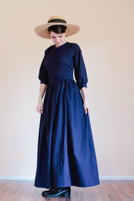 Prairie View Nursing >> Pointed Bodice Plain Dress Back Zip modest dress Prairie Prairie View Nursing >> Pointed Bodice Plain Dress Back Zip modest dress Prairie