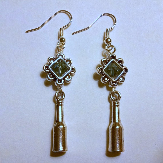 Items similar to Wine Themed Earrings, Grape Earrings, Wine Jewelry