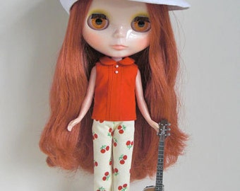 White casquette for Blythe