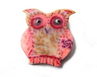 Owl brooch, fun pink owl pin, gift for owl lovers animal brooch polymer clay, owl collectible gold leaf Broche chouette hibou gift for women