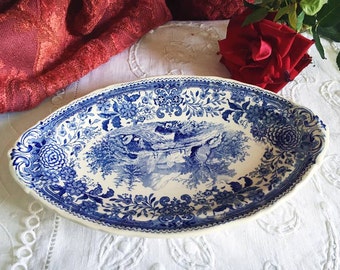 small oval blue and white porcelaine plate, Villeroy & Boch.