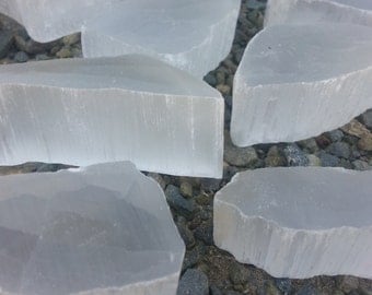 Ulexite/ TV Stone/ Clear Stone/ Crystal/ Unique Gift/ Metaphysical/ Magnifying Glass/ Home Decor/ Supply