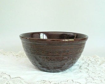 Mid Century Dot and Daisy Stoneware Mixing Bowl by Marquest