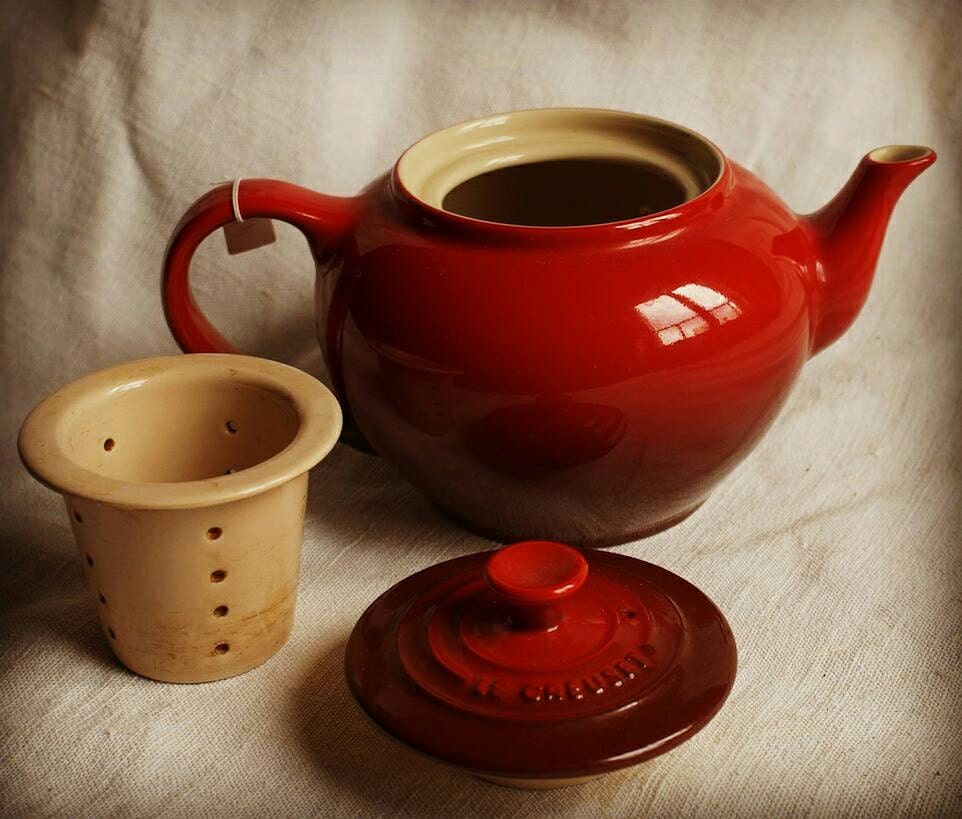 Cherry Red Le Creuset One Cup Teapot with Strainer / Infuser