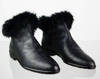 Vintage Leather of ankle boots with fur