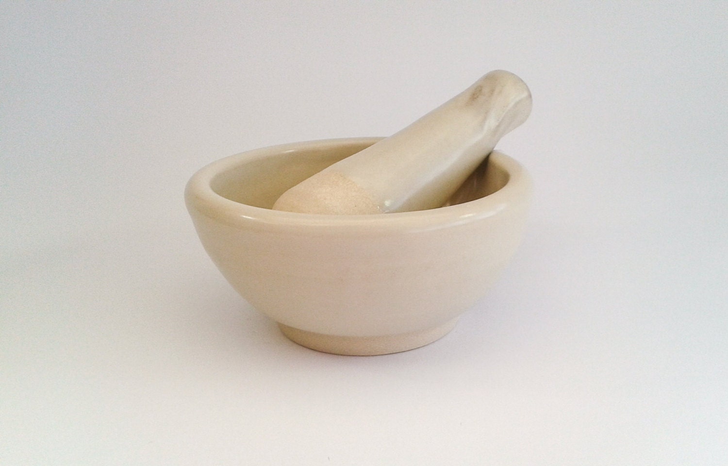 Ceramic Mortar and Pestle with pouring lip offwhite heavy