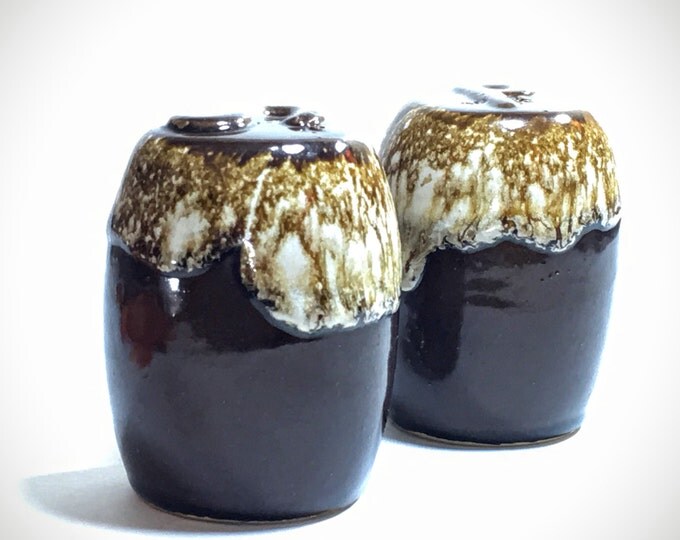 Vintage Hull Drip Ware Salt and Pepper Shaker Set | Hull Dripware Shakers