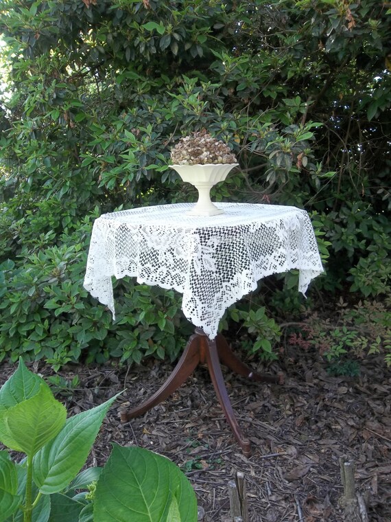 Vintage Lace Tablecloth Ivory Lace Table Cloth by misshettie