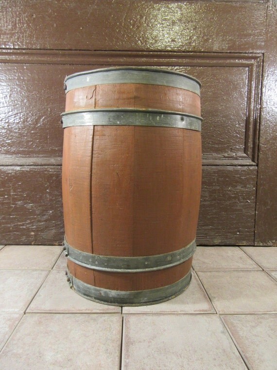 Nice vintage wood keg/barrel with metal strapping very solid