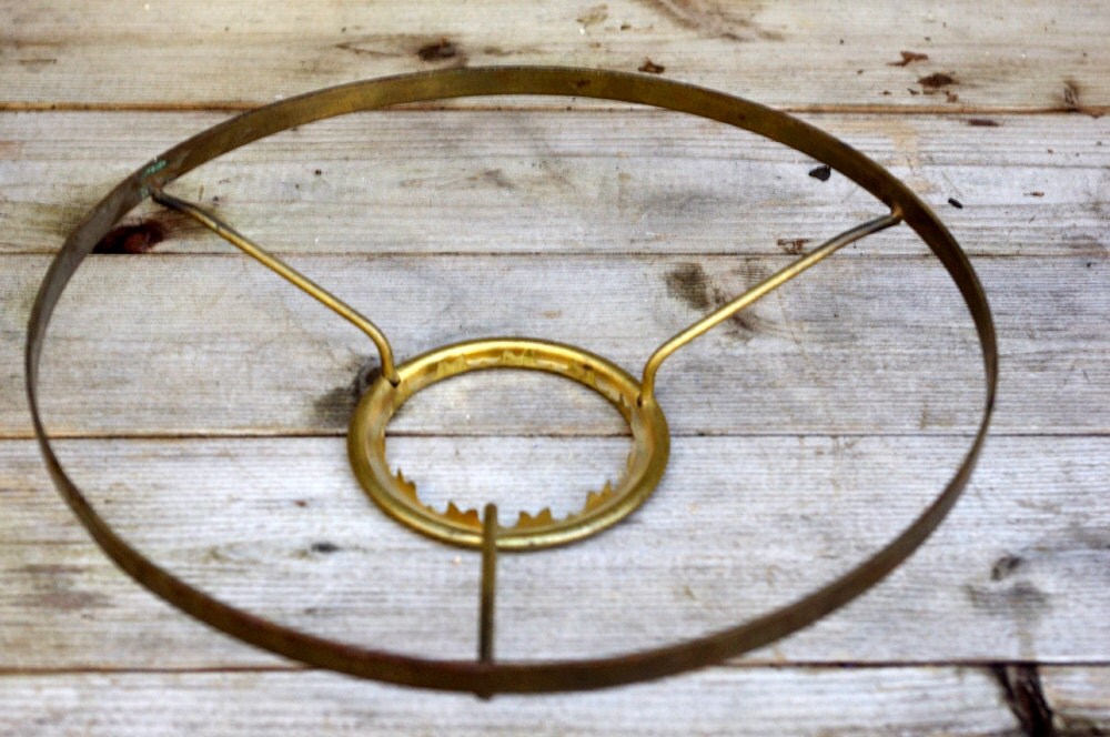 Vintage 9 1/2 Brass Oil Lamp Shade Holder Tripod Ring