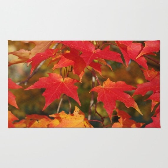 Maple leaf rug Area rug with Fiery autumn maple leaves red