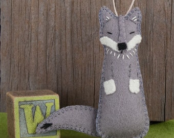 Wolf Sewing PATTERN, Felt Ornament Pattern, Felt Wolf, Woodland Animal, Forest Friend, PDF Sewing Pattern, Gift Topper, DIY Handmade Gift