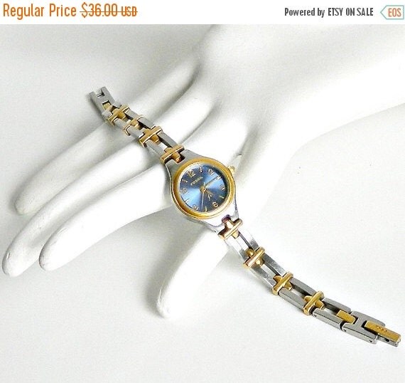 CIJ SALE Vintage Womens FOSSIL Watch. New Battery. by retrogroovie