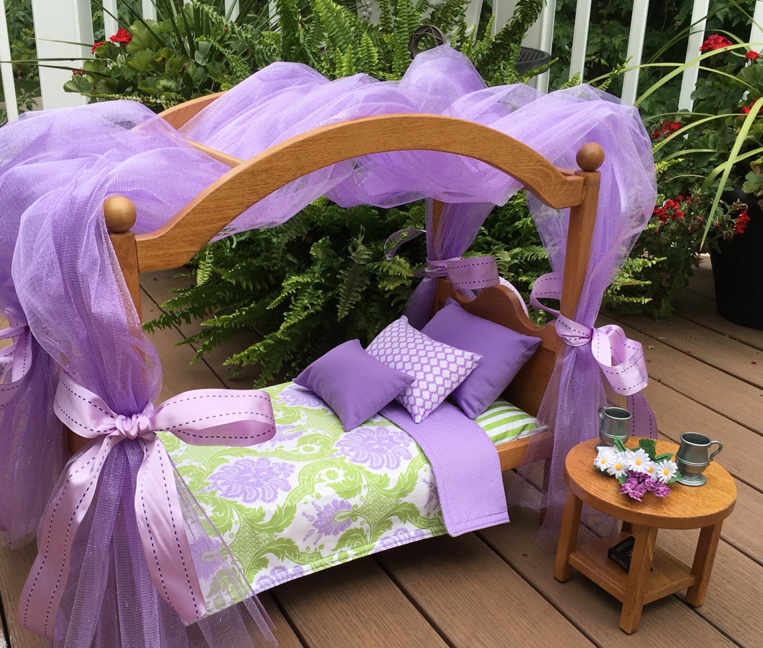 American Girl Doll: Furniture Doll canopy bed with green