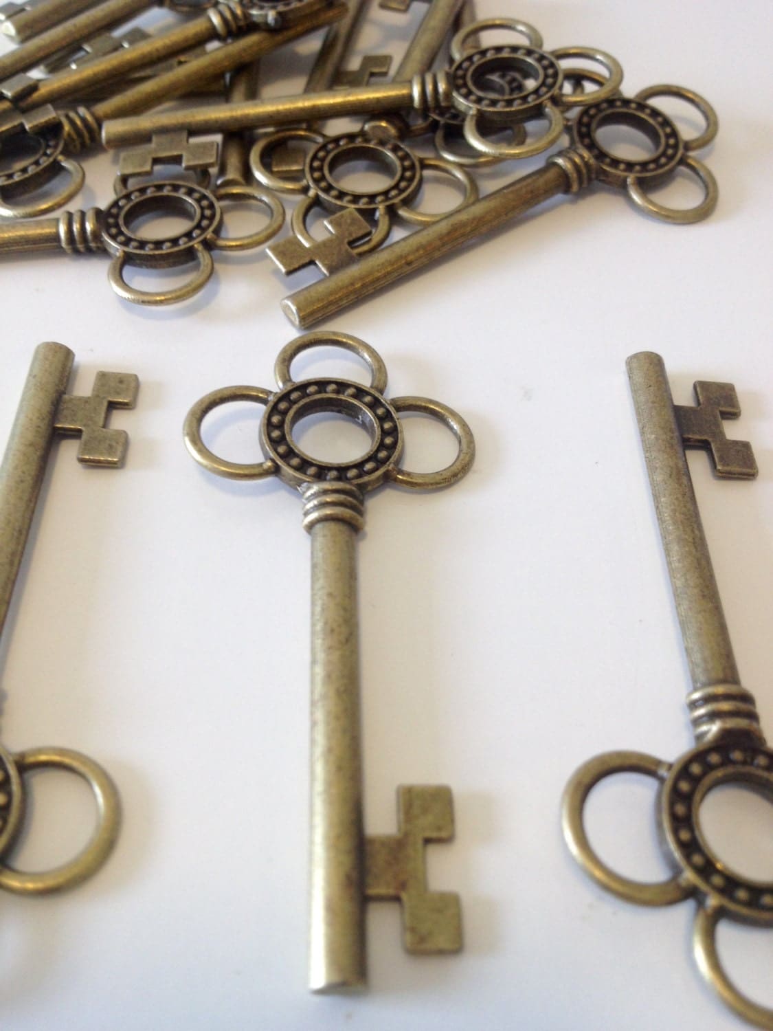 Large Skeleton Keys 10 x Antique Bronze/Brass Skeleton Key