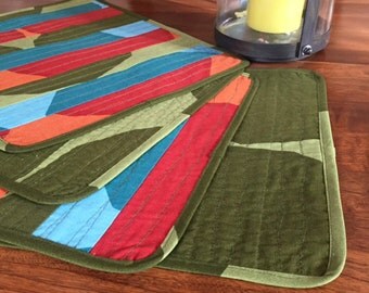 Quilted cotton placemats • Marimekko placemats • Marimekko Kivet • autumn placemats • fall table setting • Finnish linens • gift for mom