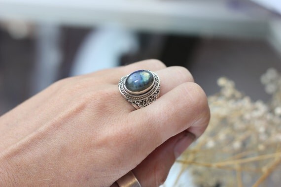 STATEMENT LABRADORITE RING - Sterling Silver Ring- Labradorite Ring- Healing Crystal Jewellery- Chakra Ring- Statement Ring- Boho- Vintage