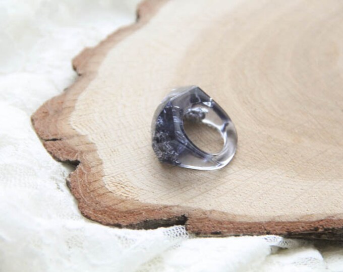 Charcoal Geometric Resin Ring, Epoxy Ring, Anniversary Ring, Grey Resin Ring With Flakes, Modern Materials, Stackable Ring, Faceted Ring