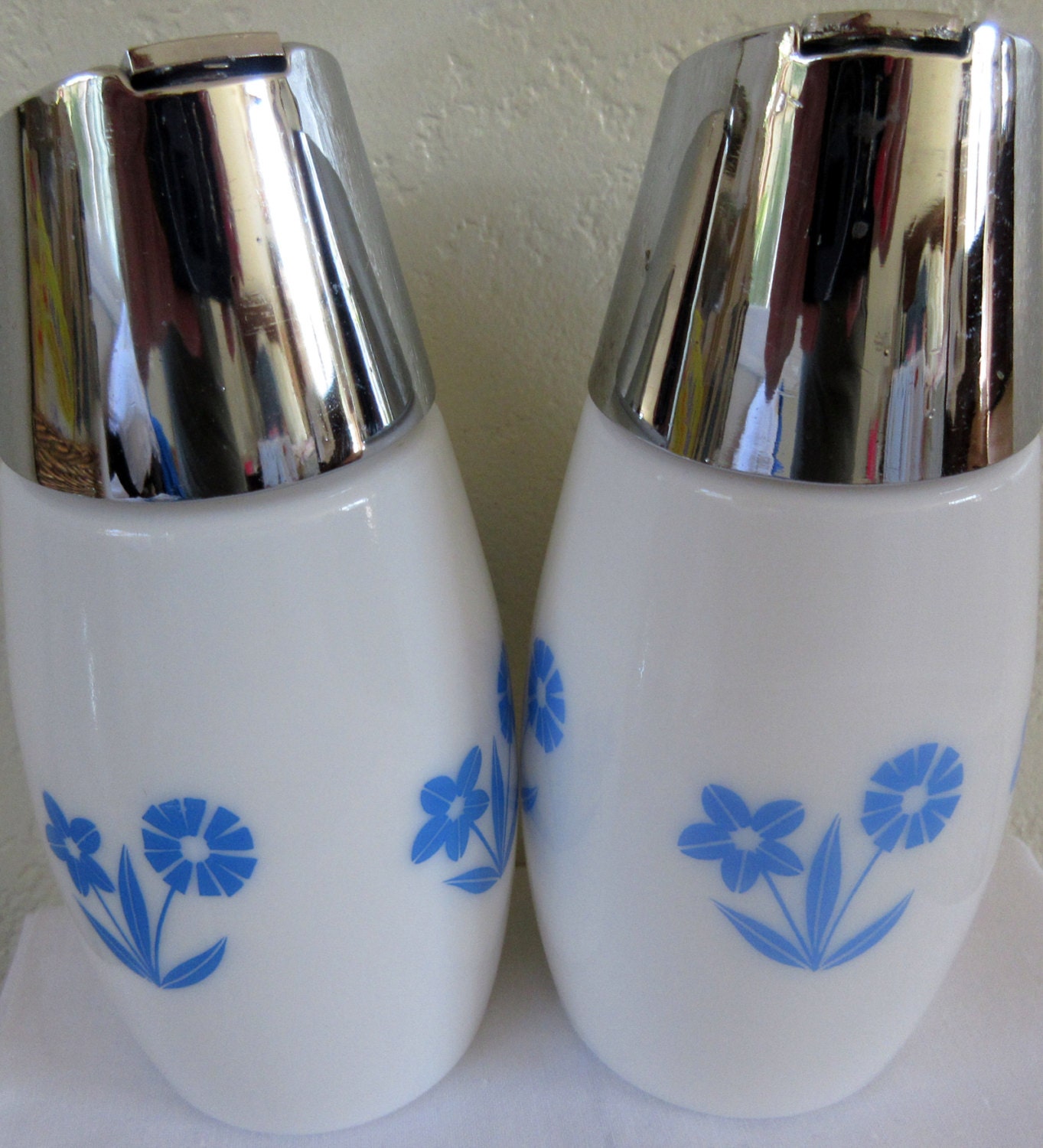 Vintage Gemco Milk Glass Sugar Shaker / Dispenser white with
