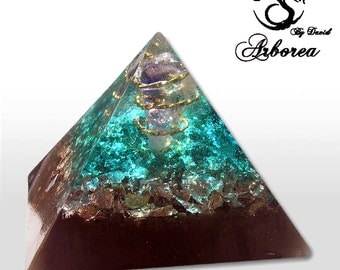 Orgone Pyramid, Orgonite ® Amethyst, Pyramids orgone Arborea Crystals, Dreams Orgonite Pyramids