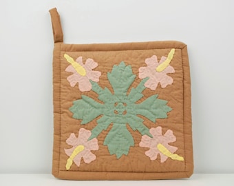 Quilted Hibiscus Pot Holder