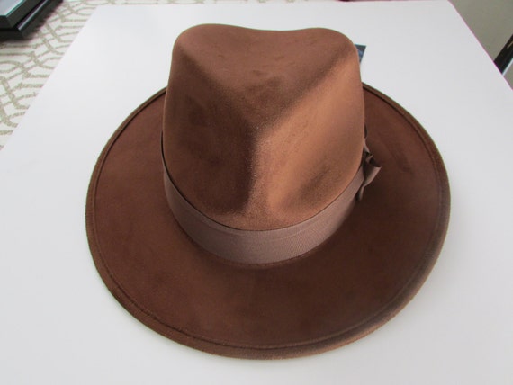 Dr. Whos Fourth Doctor Tom Bakers Fedora Prop Replica