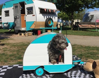 Vintage Style Doghouse Trailer Camper Vintage Style Doghouse Trailer Camper