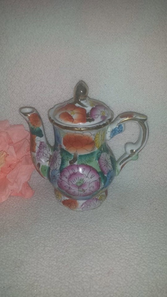 Vintage Decorative Tea Pot Chinese Teapot Floral & Gold Gilt