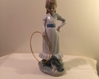 Lladro Girl With Cats Apron Lladro Girl With Cats Apron