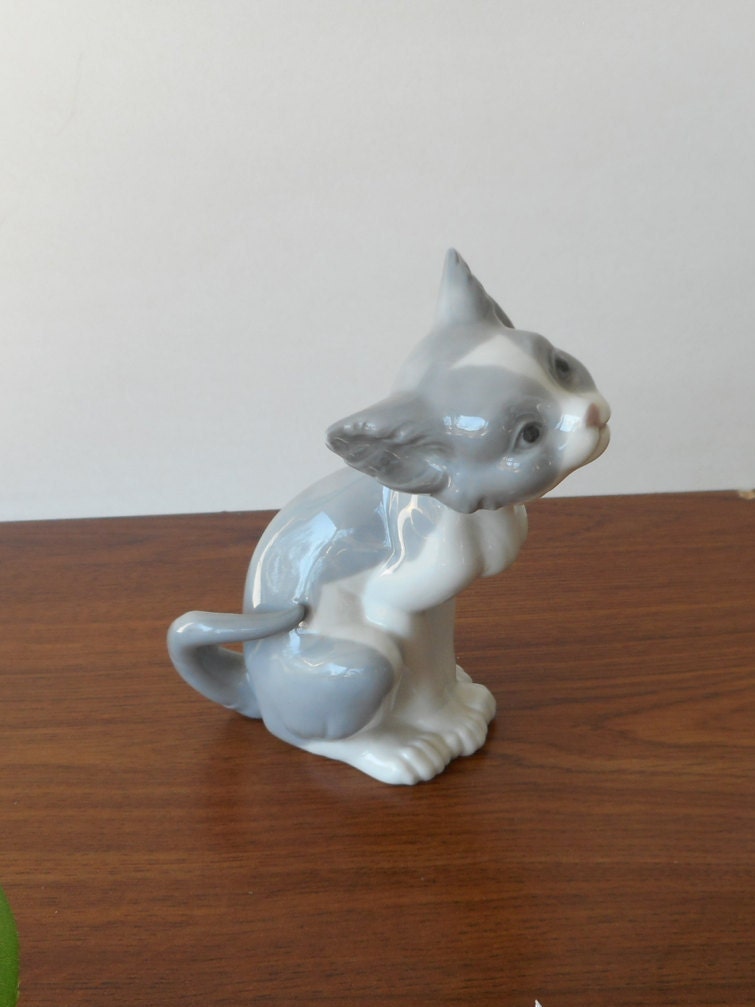 lladro siamese cat