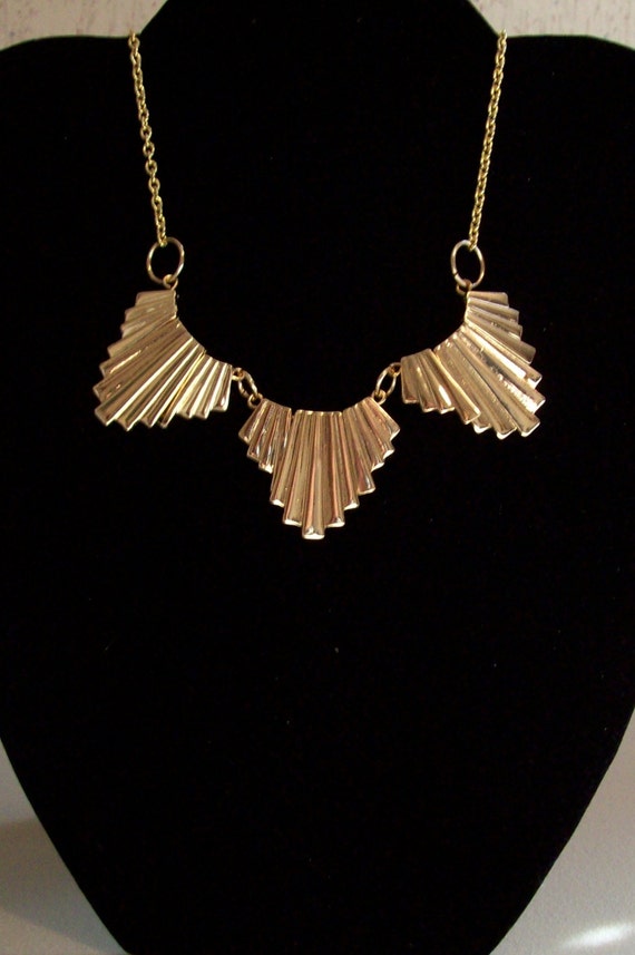 Download Gold-Color Fan Necklace Jewelry Necklaces Gold-color Gift