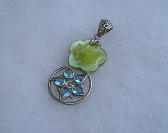 Sterling Silver 925 Blue Topaz & Mother of Pearl Flower Pendant