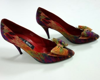 1980s peacock heels, silk pointed toe high heels with bow shoe clips, J Rene 8.5 N
