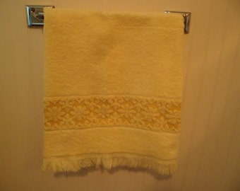 Vintage Mid Century J C Penney Hand Towel For Bath~Lemon Yellow